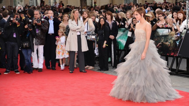 For an occasion as big as her final "Harry Potter" premiere, actress Emma Watson chose a designer she knew would have a timeless and memorable look. Seen here at the 2011 premiere of "Harry Potter and the Deathly Hallows -- Pt. 2," Watson's voluminous de la Renta dress perfectly matched the emotional scale of the event. 