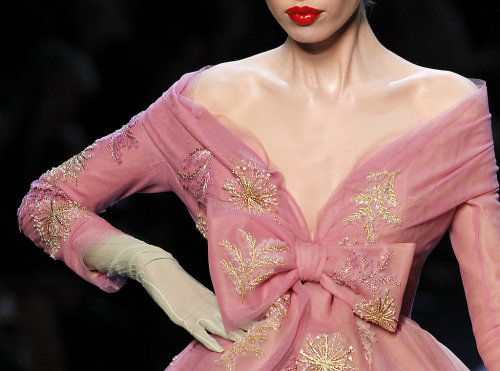 skaodi: Christian Dior Haute Couture Spring 2011 details.