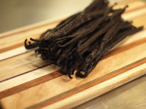 Vanilla seed pods may be circumvented through synthetic biology (Image: Flickr/ted_major).