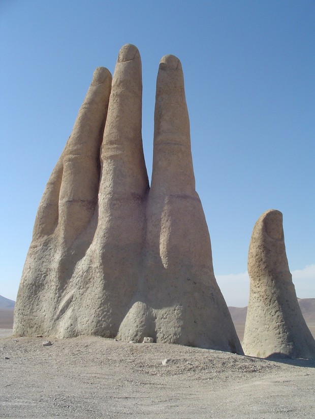 tHE HAND OF DESERT (6)