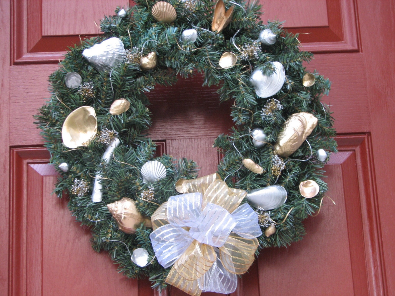Christmas Wreath,Holiday Wreath,Silver and Gold Shell.