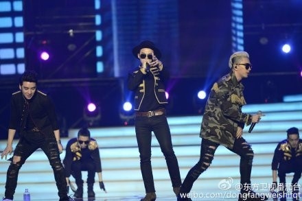 BIGBANG、熱いパフォーマンスでヒット曲熱唱！隠せない存在感を放つ中国の旧正月特番ステージ写真を公開