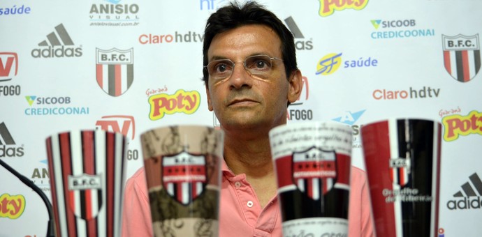 Régis Angeli, coordenador de futebol do Botafogo-SP (Foto: Cleber Akamine)