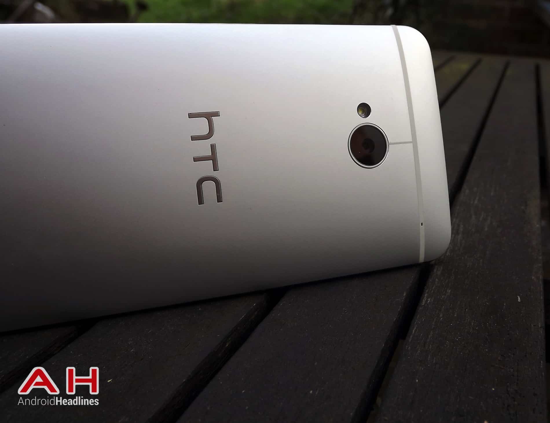 HTC One M7 HD AH 19