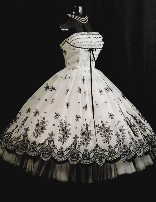1950s Strapless Black and White Chiffon organza Party Dress...