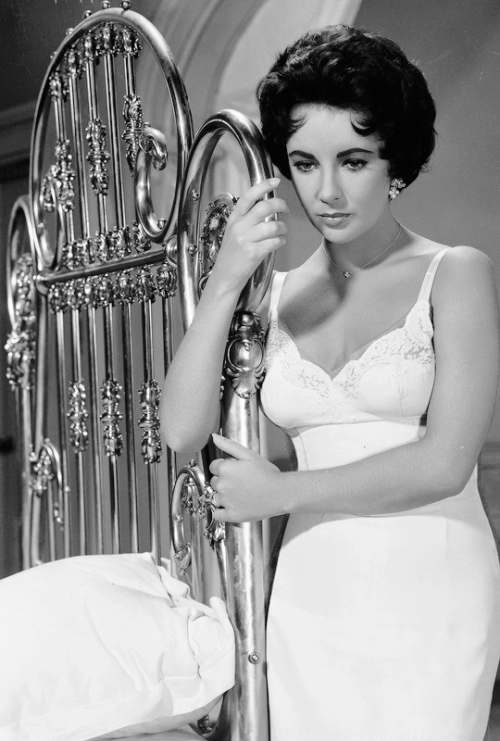 Elizabeth Taylor in a promotional photo for Cat on a Hot Tin...