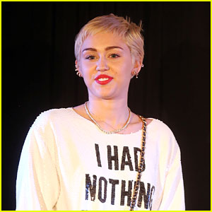 Miley Cyrus Thinks Young People Need to See Sex As An Open Conversation