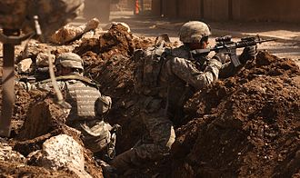 US_Army_soldiers_in_a_firefight_near_Al_Doura,_Baghdad
