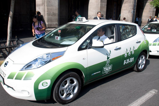 Taxis eléctricos/ecológicos implementados en 2012 en la capital