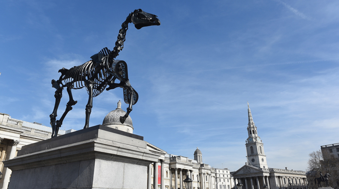В центре Лондона установили "Дареного коня"