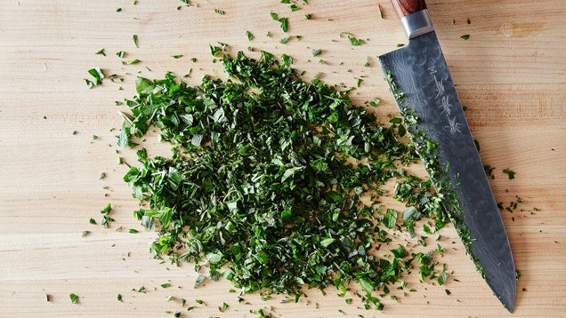 Make an Herb Rub from Any Mix of Herbs with This Formula