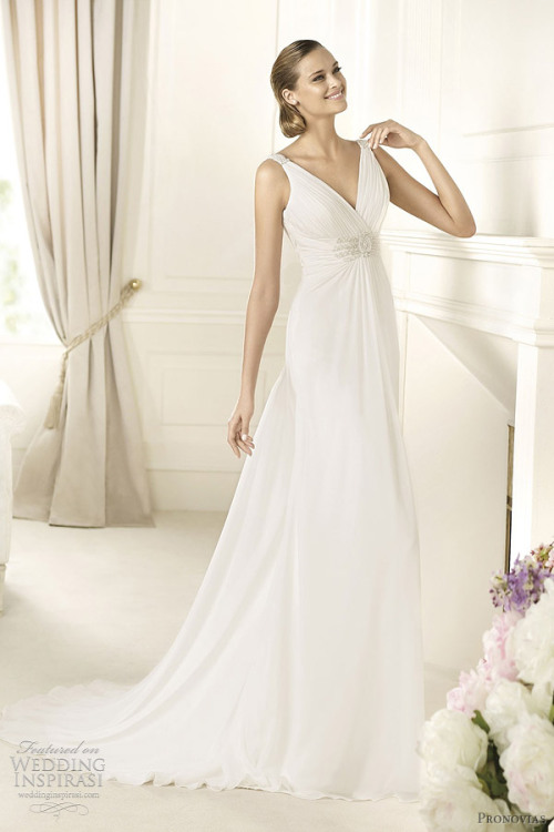 (via Pronovias Wedding Dresses 2013 — Preview Collection |...