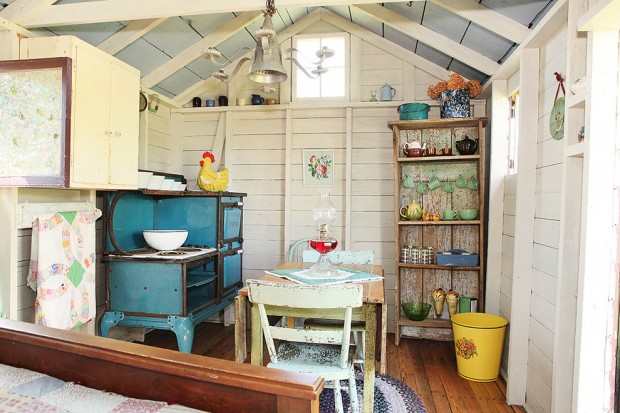 shabby-chic-garage-and she shed