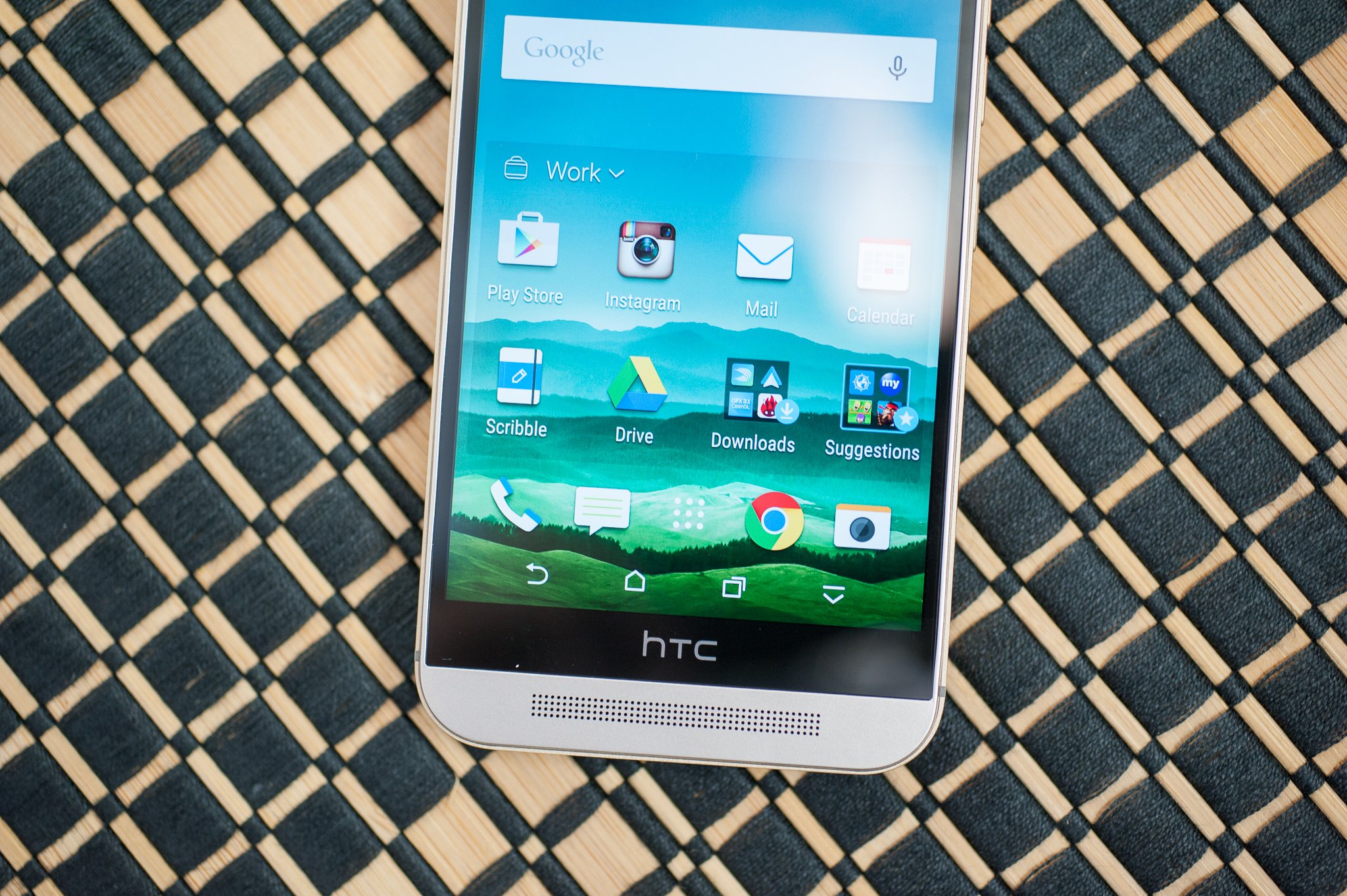 HTC One M9 home screen