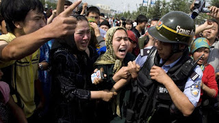 18 Warga Uighur Meninggal Akibat Bentrok dengan Polisi China
