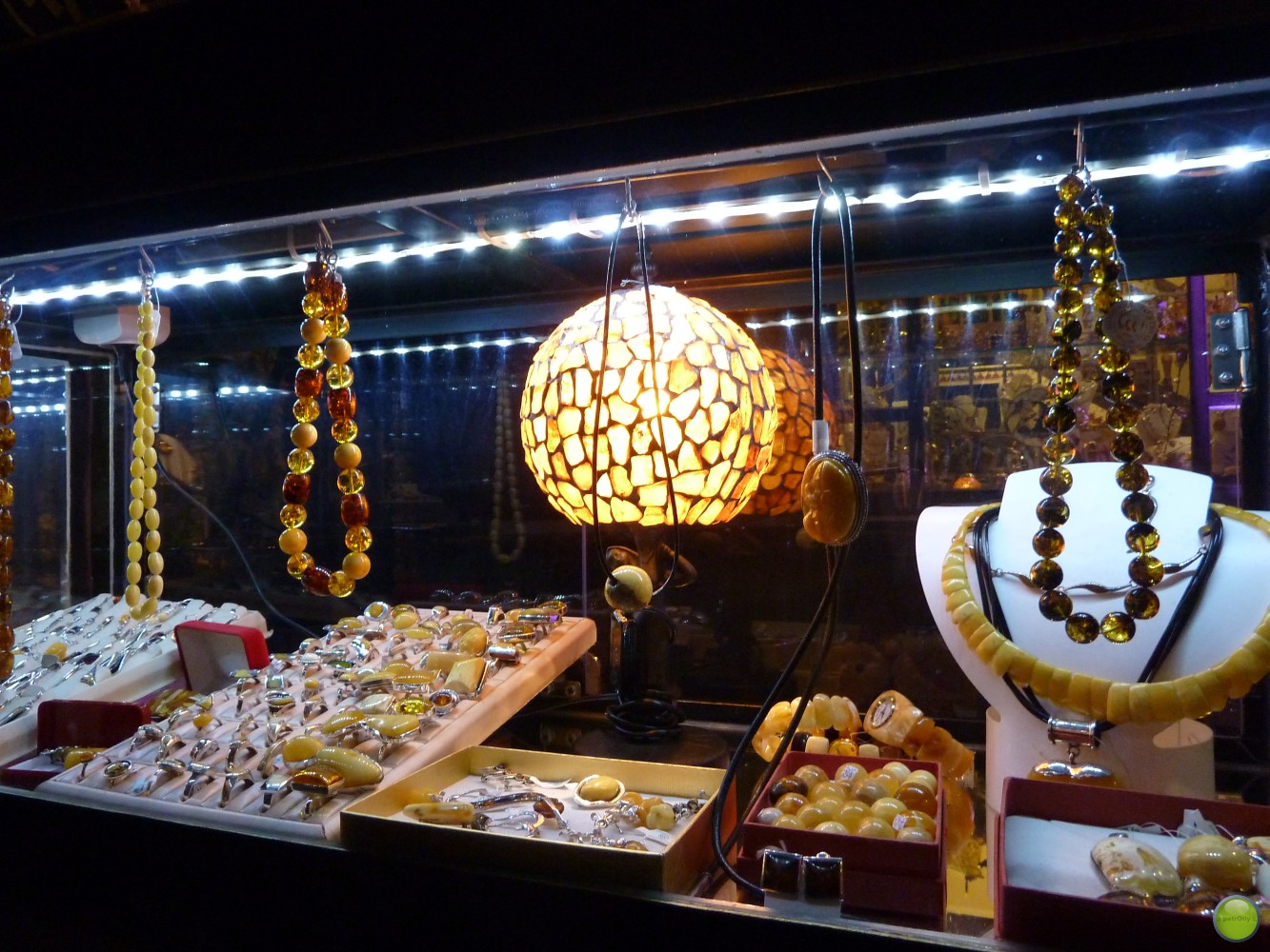 Amber jewellery in the Mariacka Street