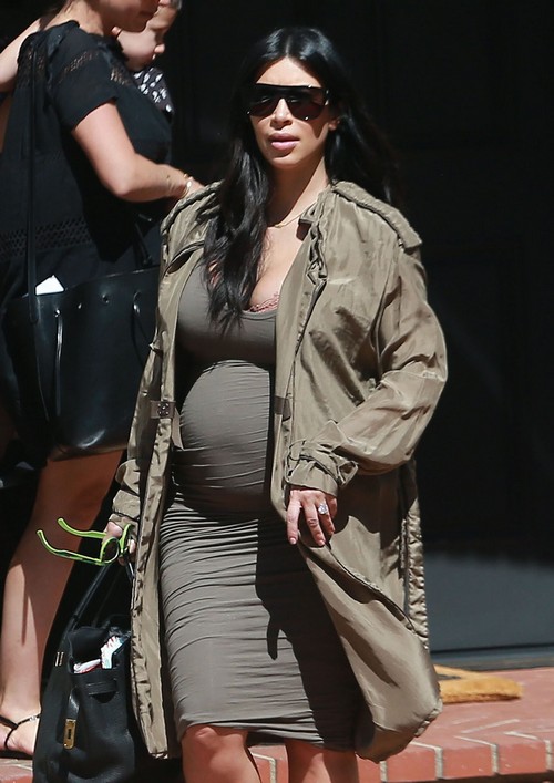 Kim Kardashian Paying Off Rob Kardashian to Hike, Make Peace in the Family?