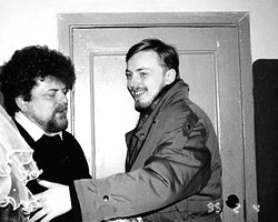 Защищаясь от социального холода, люди охотно согревали друг друга и держали двери нараспашку (фото: из личного архива)