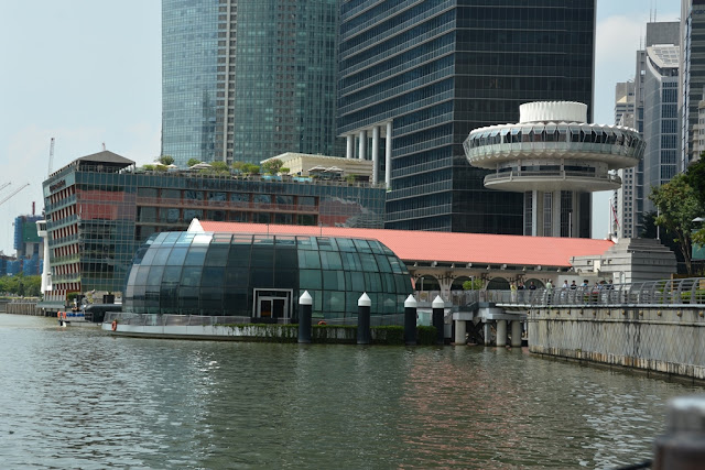 Singapore River Cruise UFO