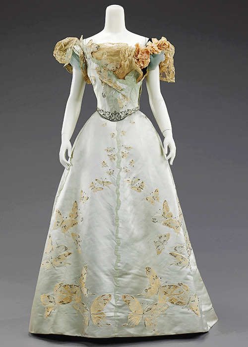 House of Worth Ball gown c. 1898
