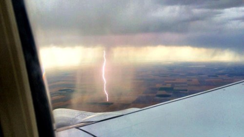 epic-win-pic-lightning-plane