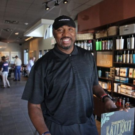 Ex-NBA star Vin Baker conquers demons and shoots for success in Starbucks management