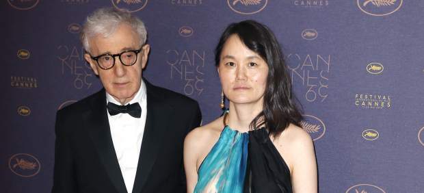 Woody Allen y su esposa Sonn Yi