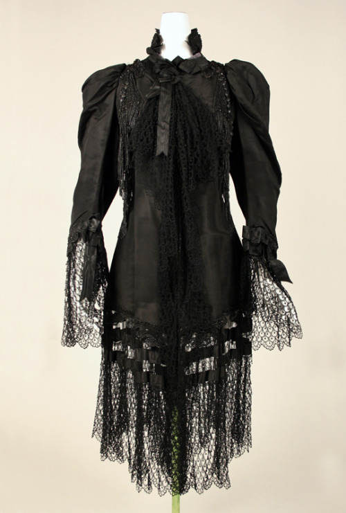 Emile Pingat Black silk coat c. 1860–1896