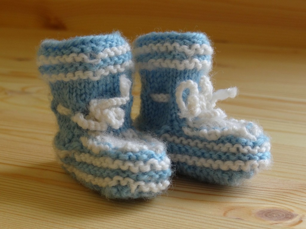 baby-socks-258323_1920