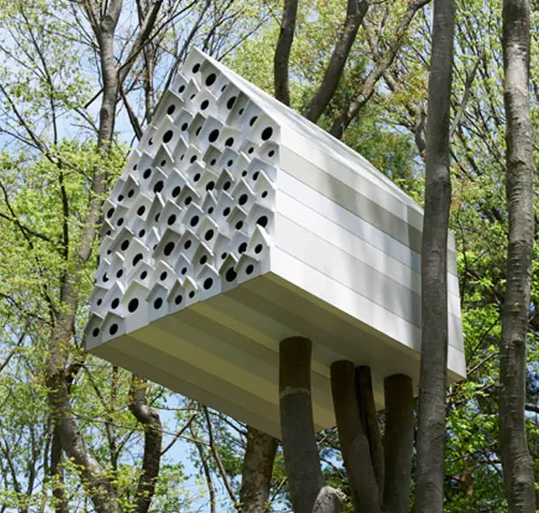 A-tree-house-for-1-person-and-78-birds-by-Nendo