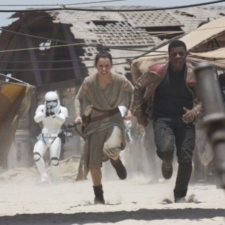 'Star Wars: The Force Awakens' makes $1 billion in a record 12 days