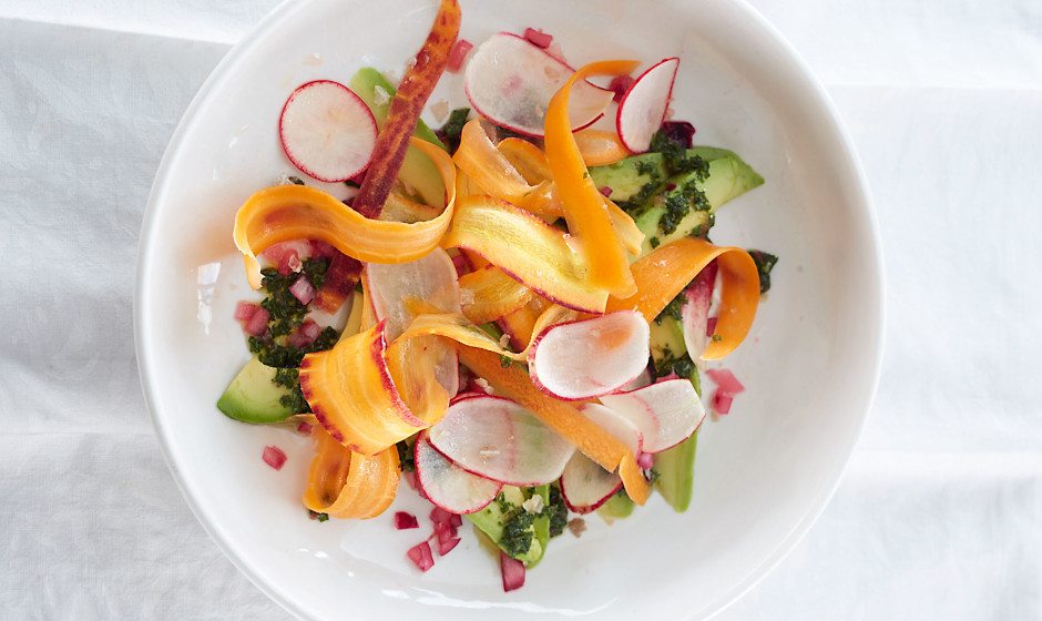 avocado-with-radish-and-carrot-and-pickled-onion-940x560
