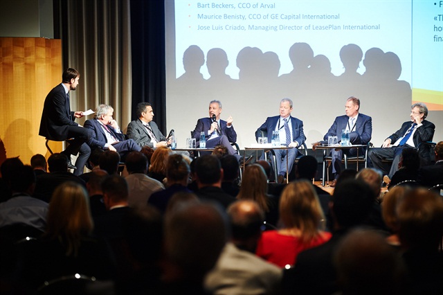 <p>The traditional CEO leasing debate (the 2014 debate pictured here) will be the final session of the 2015 Fleet Europe Forum in Rome on Nov. 19, 2015. Photo: Fleet Europe</p>