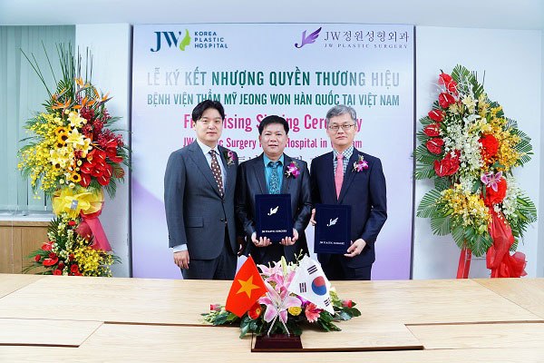 Lễ ký kết nhượng quyền thương hiệu tại Bệnh viện thẩm mỹ JW Hàn Quốc