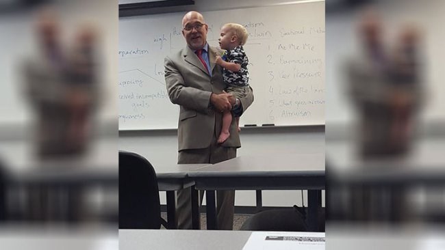 Single mom had to bring her child to class and the professor held him 