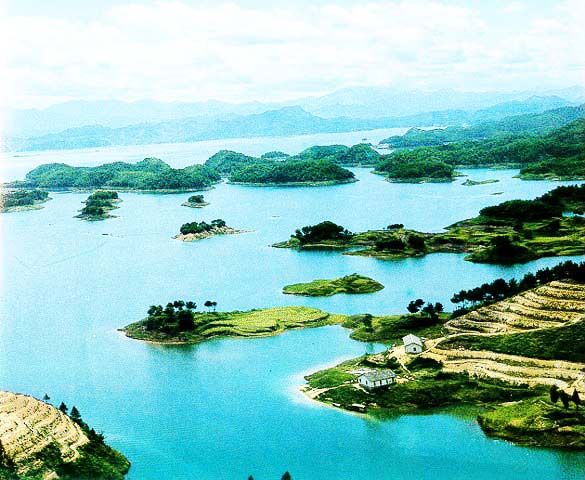 perierga.gr - Qiandao Lake: Μια λίμνη με 1.000 νησιά!