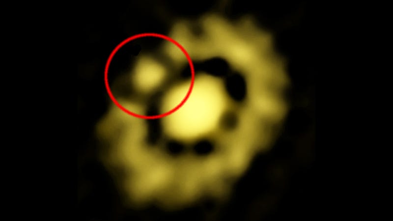 This Clump of Dust Might Actually Be a Planet in the Process of Forming