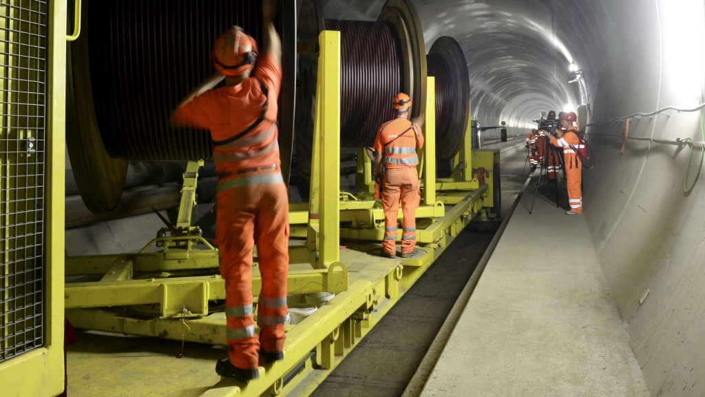 Gotthard-Tunnel  | Bildquelle: AP