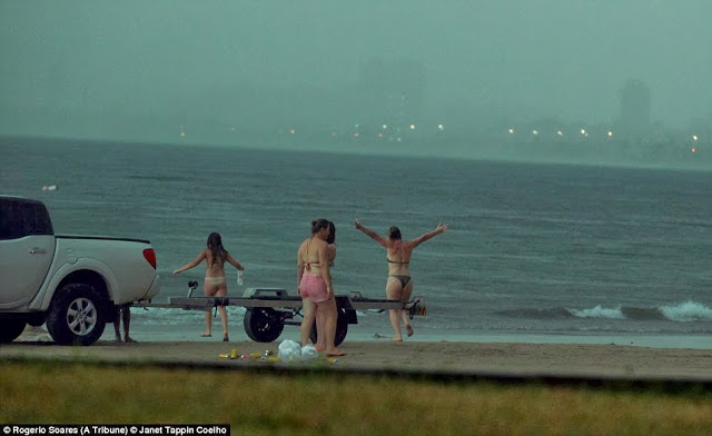 SubhanAllah... 3 Gambar Detik-Detik Tragis Gadis Disambar Kilat Di Tepi Pantai semasa Berparti