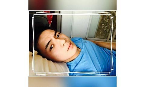 LOOK: 19 sizzling hunks and their bed selfies!