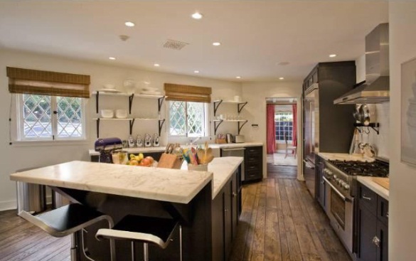 Jennifer-Aniston-kitchen2- celebrity kitchens