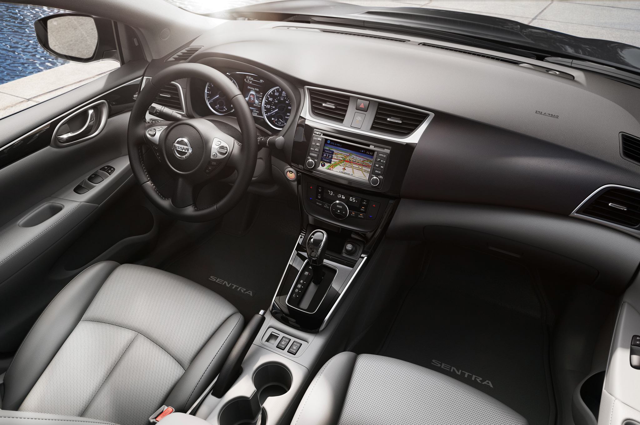 2016 Nissan Sentra SR interior