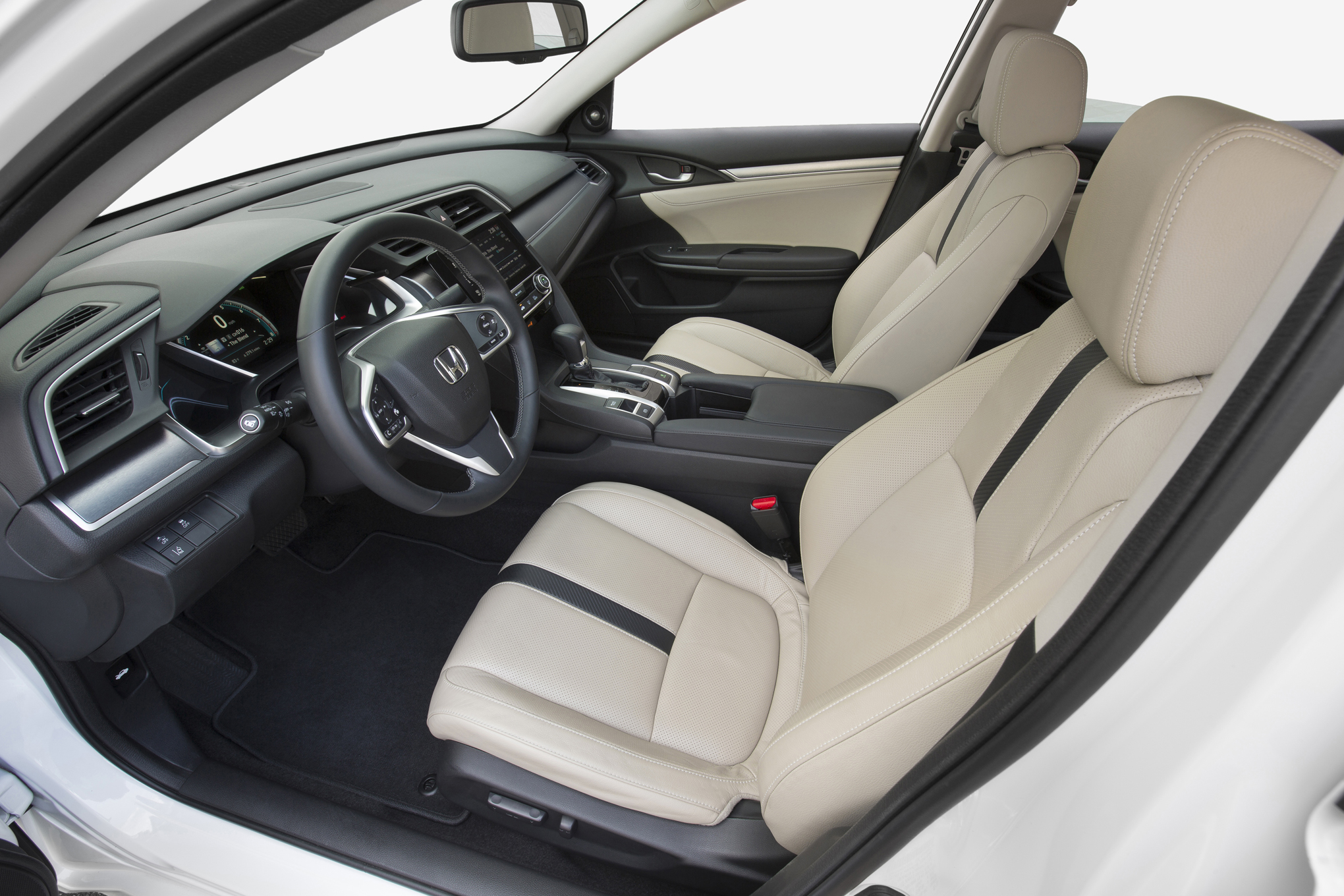 2016-Honda-Civic-Touring-front-interior-seats