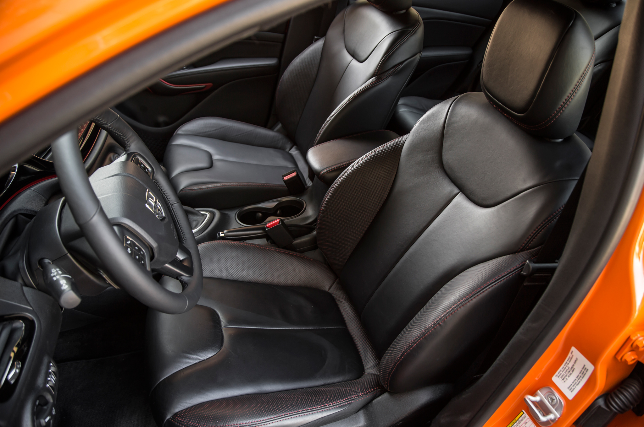 2014-Dodge-Dart-GT-front-interior-seats