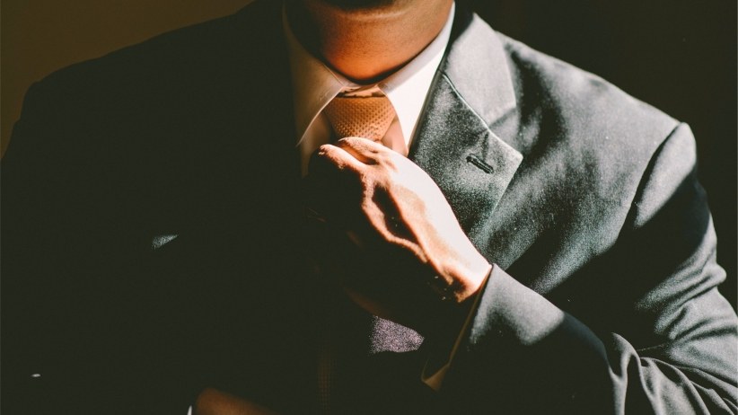 20150312150934-traits-successful-entrepreneurs-man-tie-confident-suit-businessman