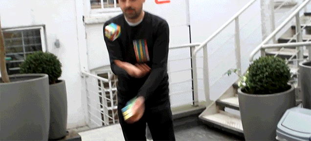This Guy Can Solve 3 Different Rubik's Cube While Juggling Them at the Same Time