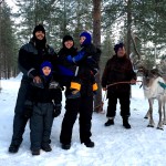 Fotos de Laponia Finlandesa, Pau, Vero, Teo y Oriol con un sami granjero de renos