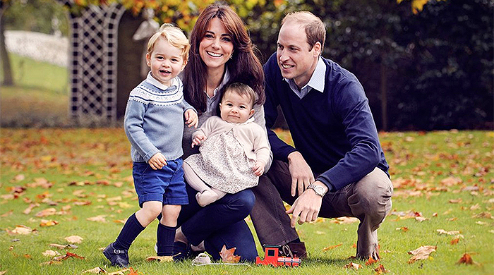 Кейт Миддлтон и принц Уильям показали праздничный семейный портрет