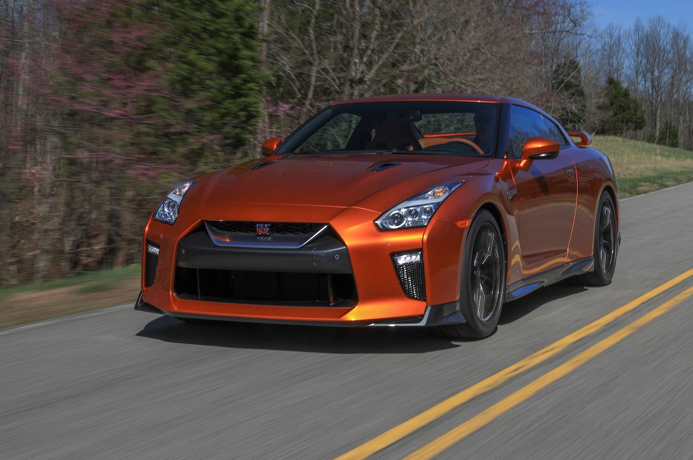 2017 Nissan GT R front three quarter in motion 03