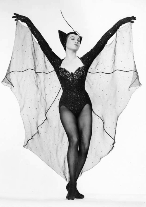 gravesandghouls: “Bat Lady” costume from Artists and Models...